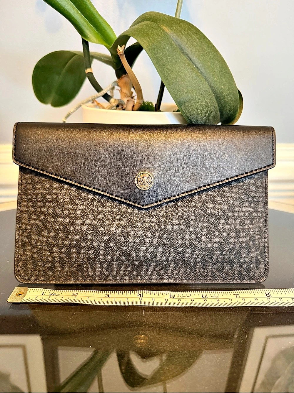 Michael Kors Jet Set Charm Small Envelope Phone Clutch Black and Gray